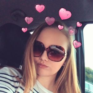 Meet your Posher, Lauren